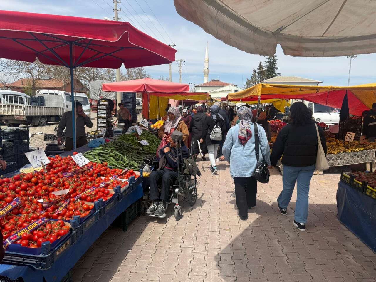 Konya pazarlarında etiket şaşkınlığı! Çoğu yarım yarım satılıyor 37